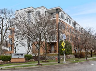 370 Farrell St APT 325, South Burlington, VT 05403