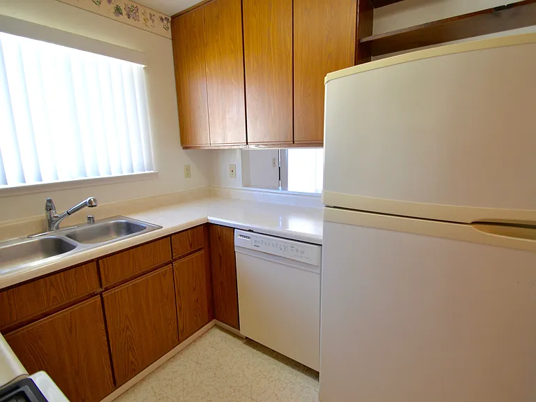 2436 N Main St #H — Photo 4