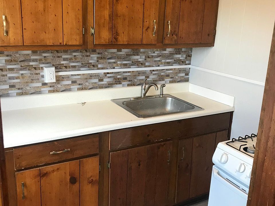 Kitchen from similar unit