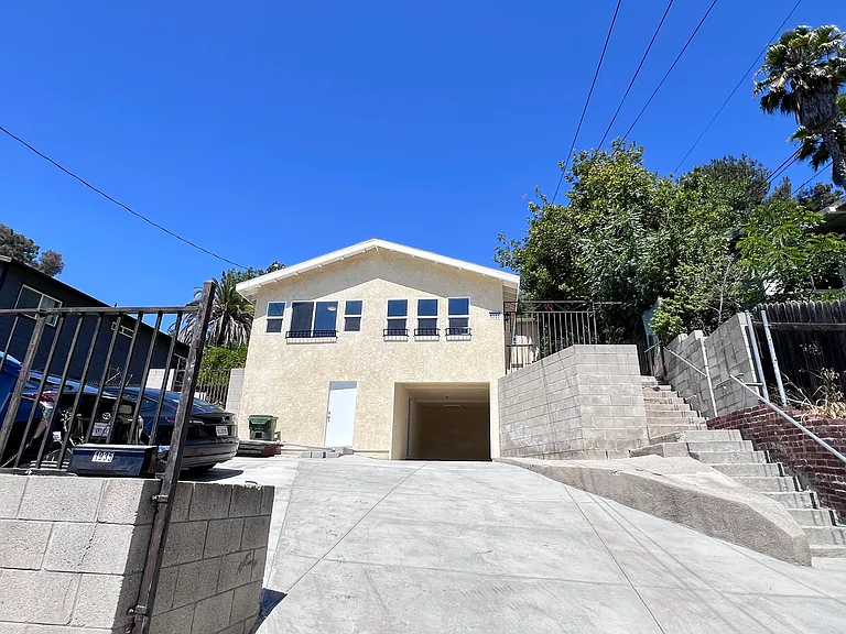 1933 Vestal Ave — Photo 8