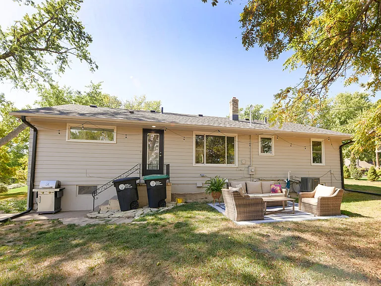 10526 Forrest Dr — Photo 33
