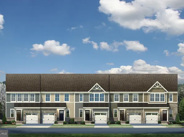 693 Raeann Dr, Greencastle, PA 17225