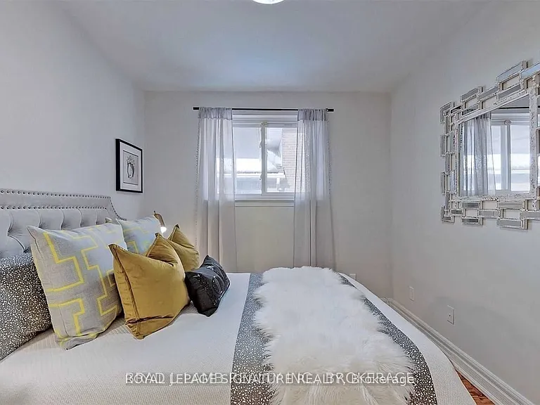 17 Baroness Cres #UPPER — Photo 30