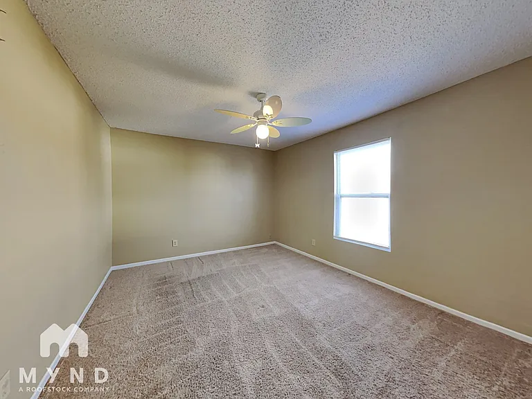 9526 W Lantern Ln — Photo 14