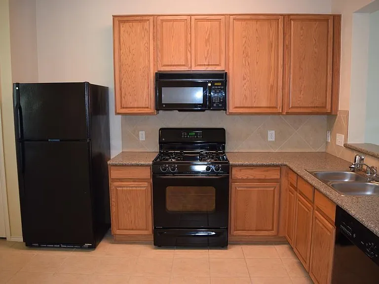3418 Glenmore Meadow Dr — Photo 3