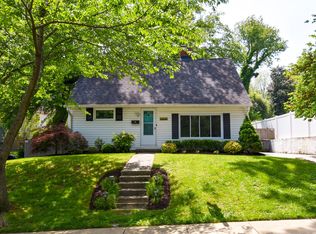 5902 Crawford Dr, Rockville, MD 20851