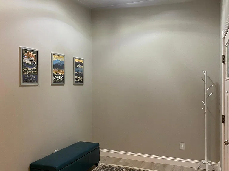 Spacious Foyer