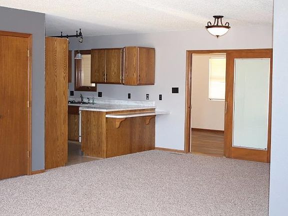 4th image of 311 Sunflower Blvd