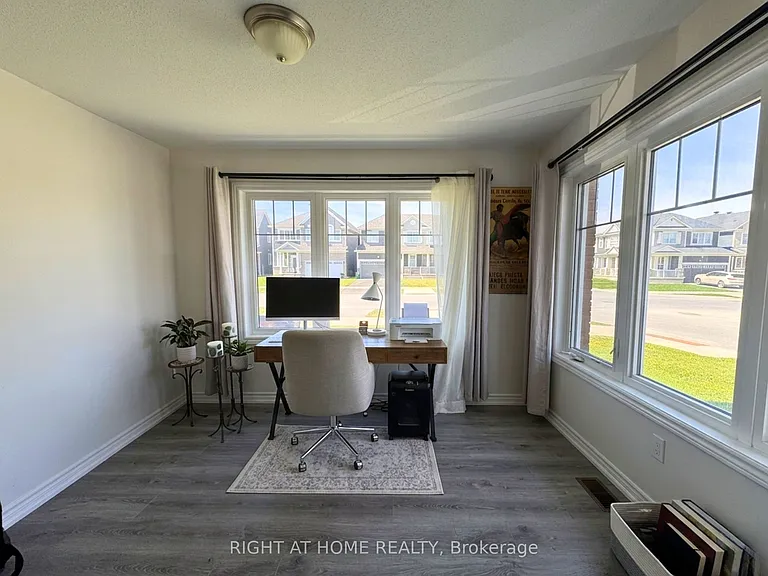 153 Cranesbill Rd — Photo 10