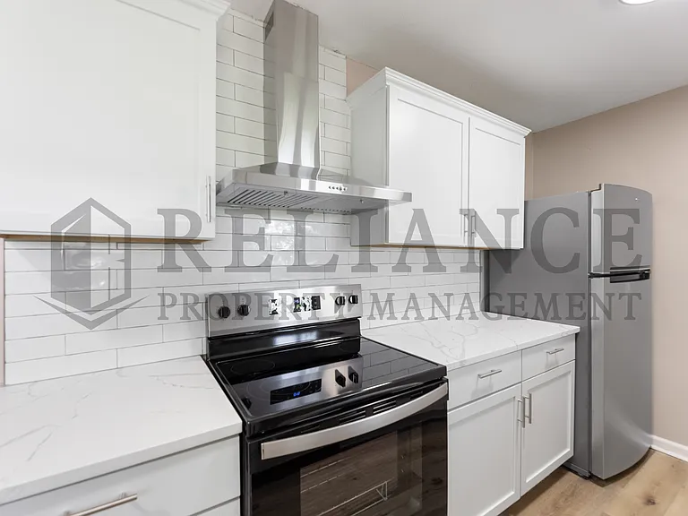 416 Alexander Dr — Photo 9