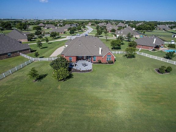 4th image of 11400 Lauren Christopher Ct