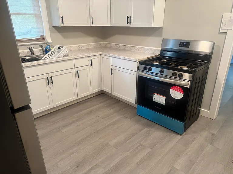 2328 E 36th St #1 — Photo 11