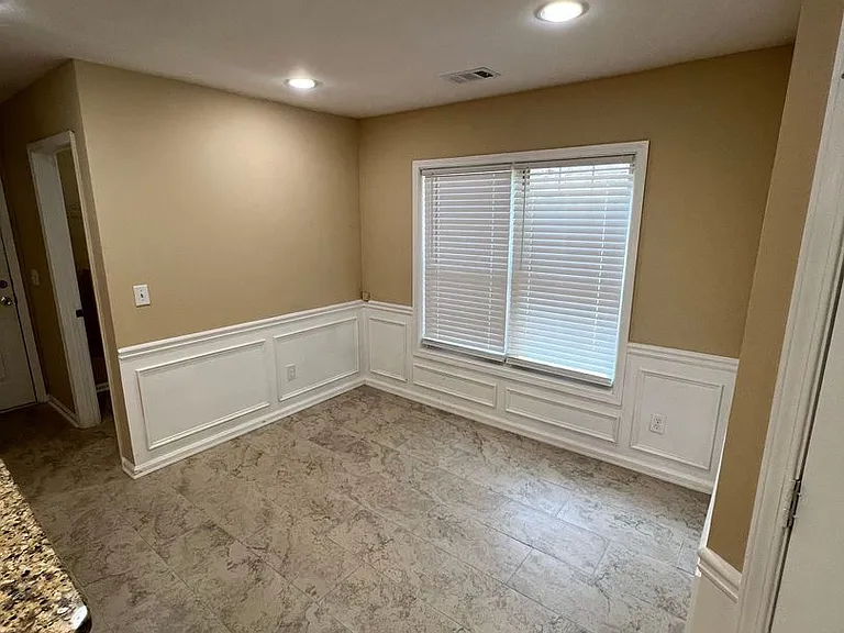 824 Georgian Point Dr — Photo 10