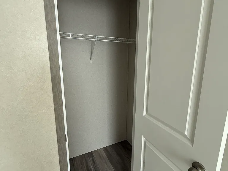 605 Larimore Cir — Photo 19
