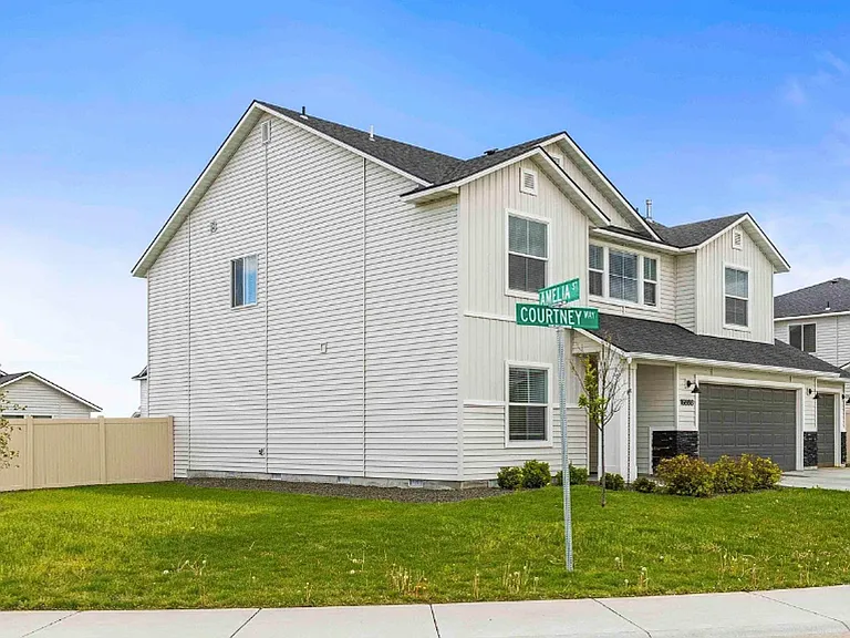 16888 Courtney Way — Photo 3