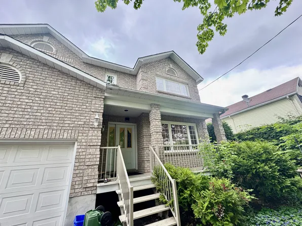 205 Glynn Ave, Ottawa, ON K1K 1S4