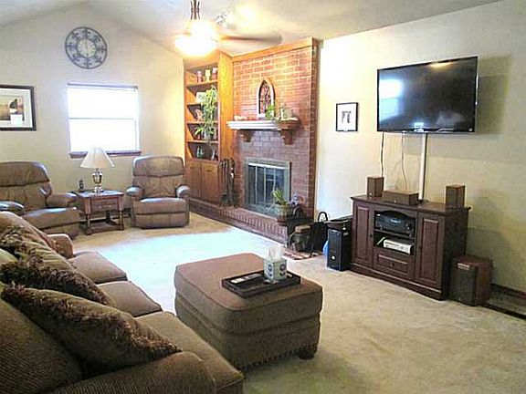 5th image of 349 Chickasaw Ln