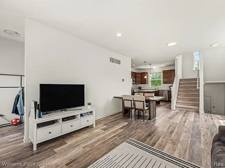 4923 Treeside Ln — Photo 4