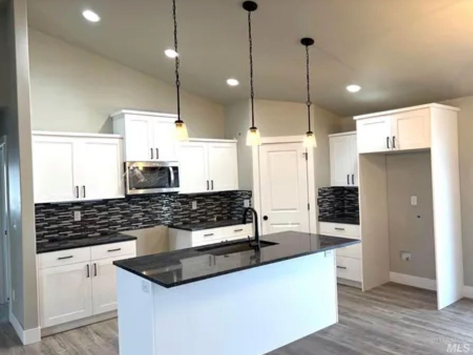 2nd image of 1726 Conner St