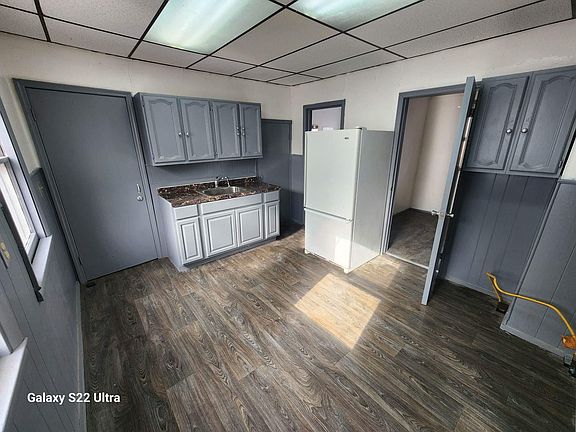 3rd image of 166 Royal Ave #2