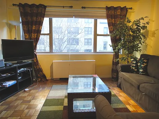 Rented by Sterling Holdings | media 35