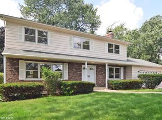 390 S Lambert Rd, Glen Ellyn, IL 60137