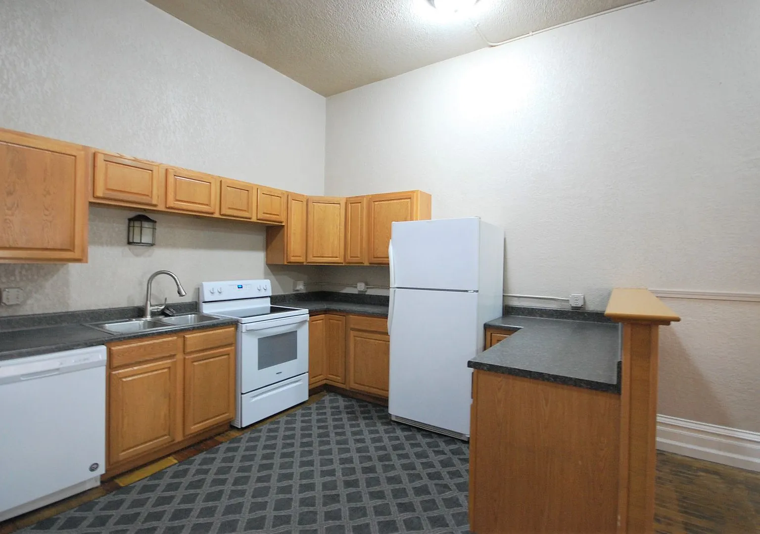 Huge Downtown Boone Apartment with Skylights — Photo 3