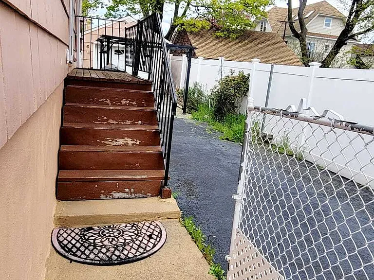 44 Vernon St — Photo 15