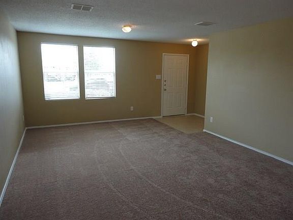 2nd image of 5601 Camarillo Dr