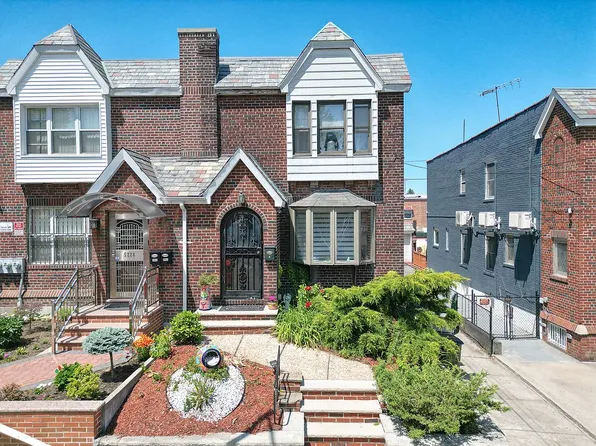 5226 73rd St, Maspeth, NY 11378