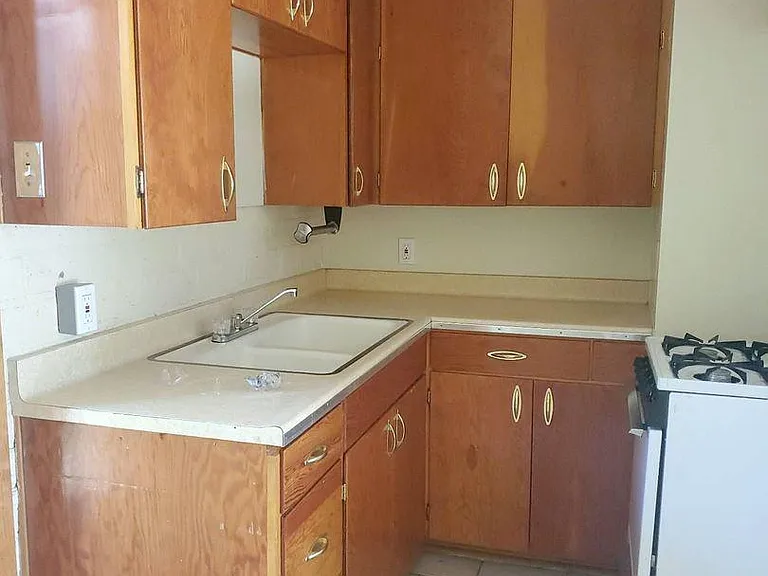 407 E Yaney St #E — Photo 6