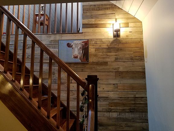 Pallet accent wall