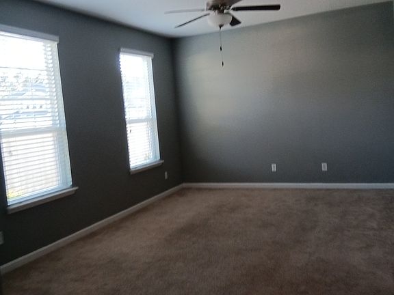 4th image of 563 Ryker Way #563