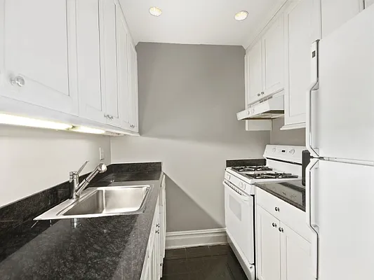 Rented by Sotheby's International Realty | media 26