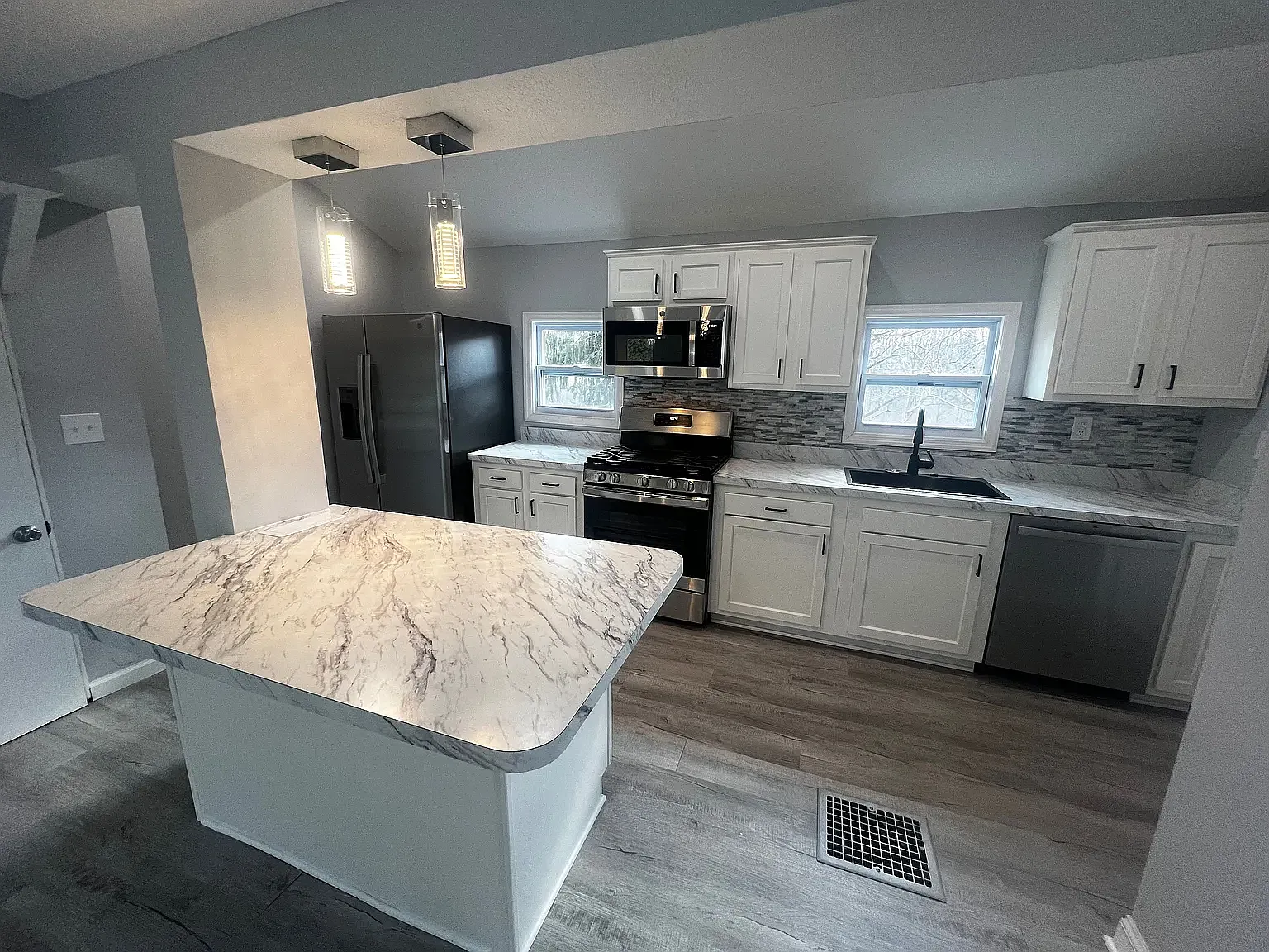 2 bed, 801 sqft, $1,100 — Photo 4