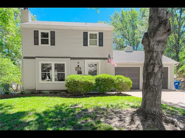 9617 Eby St, Overland Park, KS 66212