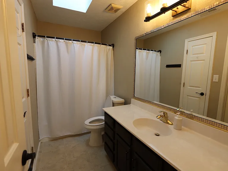 401 Rock Creek Ct — Photo 8