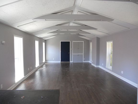 2nd image of 437 Franklin St Ste 1