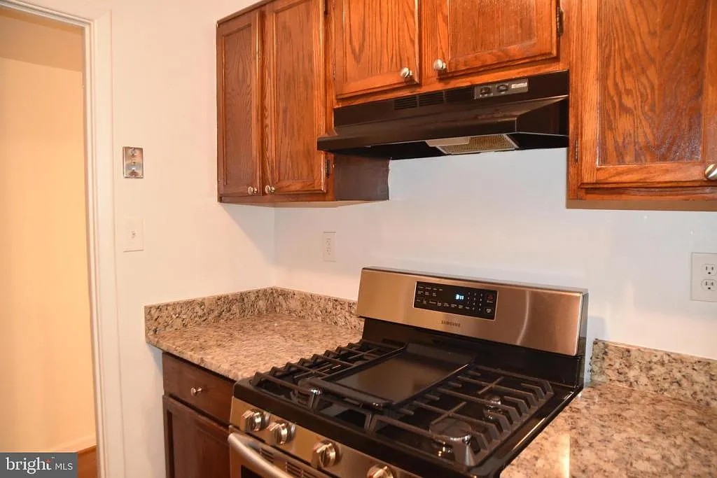 3814 Lyndhurst Dr #103 — Photo 2