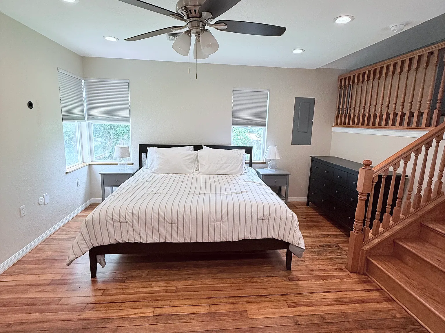 2 bed, 1.5 bath, 1200 sqft, $2,000 — Photo 2