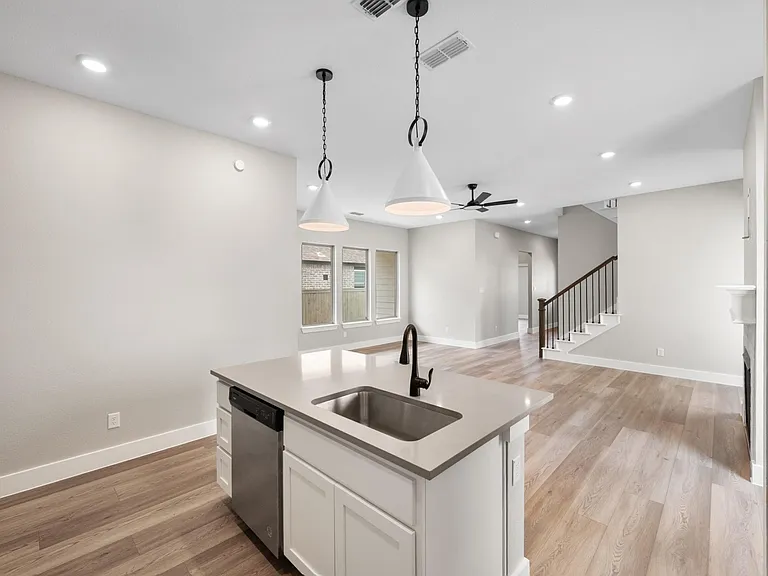 2341 Cobbler St — Photo 12