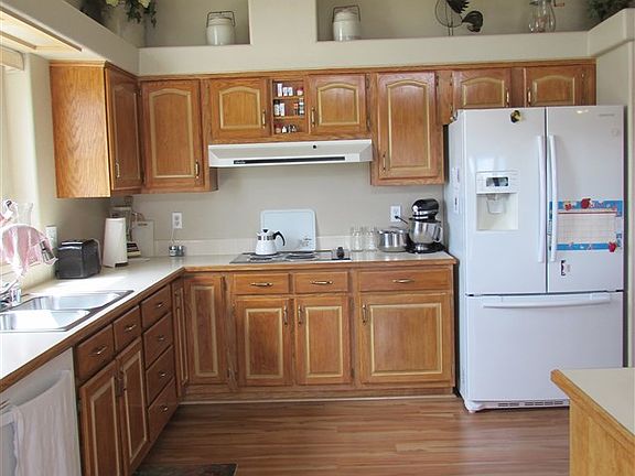 3rd image of 101 Hilltop Ct
