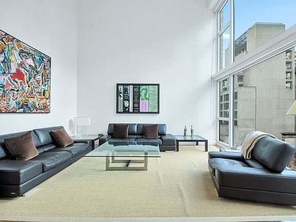 3rd image of 33 W 56th St APT 11C