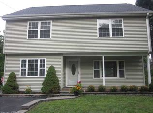 12 Grove Ave, Niantic, CT 06357