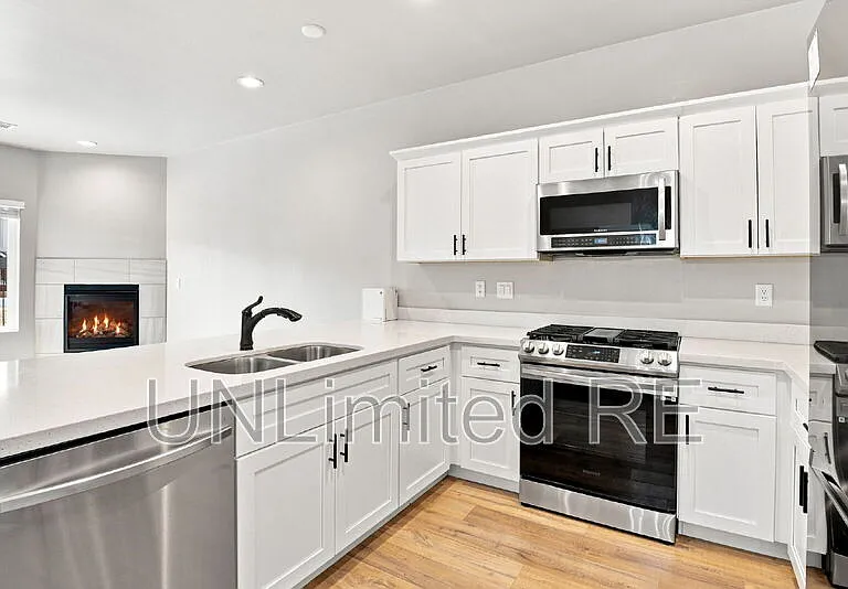 12249 Curtis Ct — Photo 15