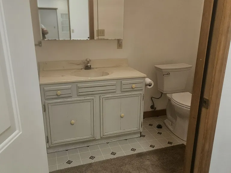 715 Bakken Rd #B — Photo 12