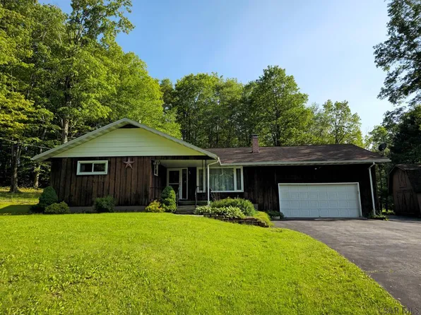 1827 Saylor School Rd, Boswell, PA 15531