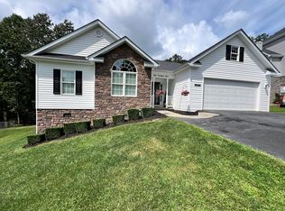203 Willow Ln, Bluefield, VA 24605