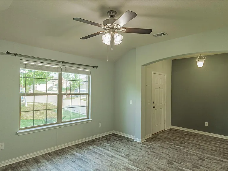 704 Cedar Cove Dr — Photo 9