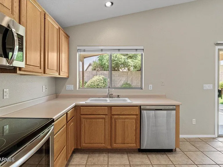 312 E Mesquite St — Photo 13